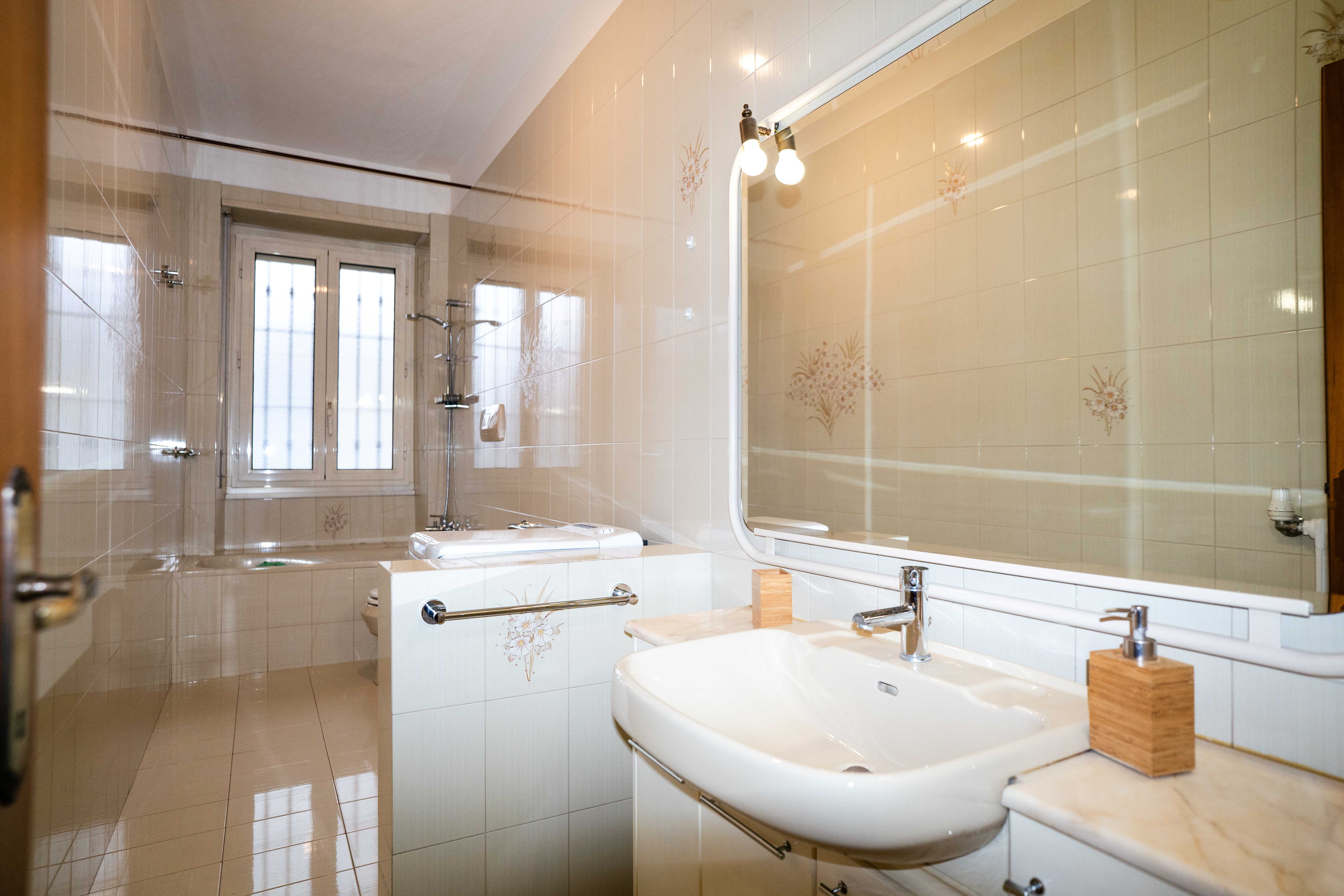 APPARTAMENTO VIA BISTAGNO N.20 TORINO