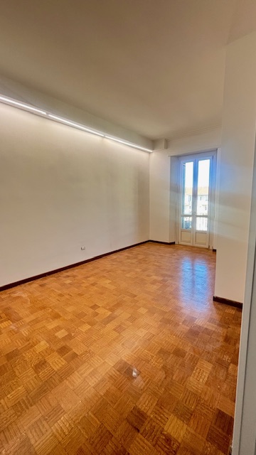 APPARTAMENTO IN CORSO GALILEO FERRARIS  N.142   TORINO